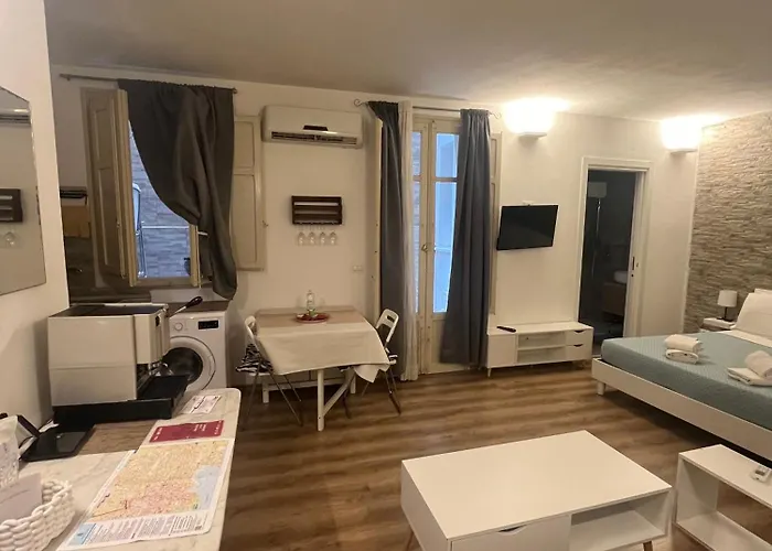 Mazzini 34, Al Politeama